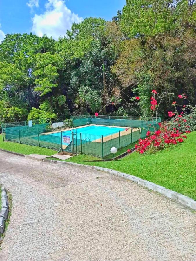 Appartement Cosy Dans Residence Avec Piscine ฟอร์-เดอ-ฟร็องส์ ภายนอก รูปภาพ